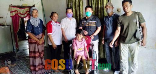 Yayasan HOPE Medan Salurkan Bantuan Kursi Roda Ke Ananda Aris Munandar Warga Melati I Perbaungan