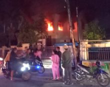 Kantor Dinas Parawisata Terbakar, Kapolsek Memilih Diam