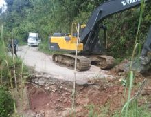 Alat Berat Exacavator BMBK Sumut Turun ke Sosopan Tangani Jalinsum yang Terancam Putus