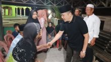 Ketua DPRD Madina Ringankan Beban Korban Kebakaran Saat Hadiri Akad Nikahan Anaknya