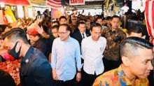 Presiden Jokowi dan PM Anwar Blusukan ke Pasar Chow Kit Malaysia