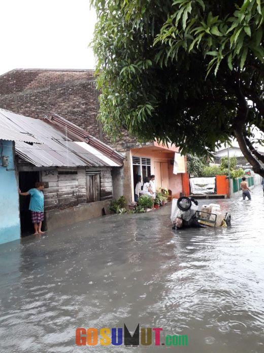 Banjir Serang Warga Jalan Air Bersih