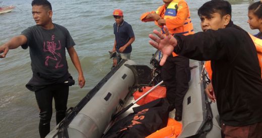 Akhirnya, Mayat Siswa SMP yang Tenggelam di Pantai Pasir Putih Samosir Ditemukan
