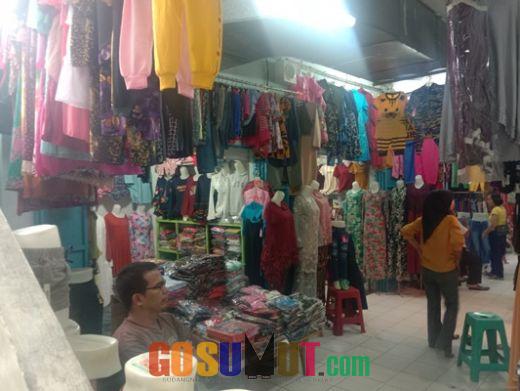 Tak Berani Stok Barang, Pedagang Pakaian di Pasar Inpres Kisaran Kalah Saing dengan PK5
