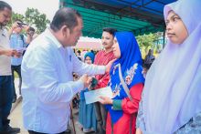 Distribusikan ZIS ASN Pemko Padangsidimpuan, Wali Kota: Jika Kita Bersyukur Maka akan Ditambahkan Nikmat tersebut