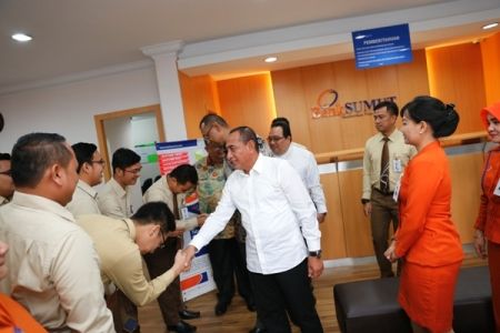 Gubernur Harapkan Bank Sumut Besarkan Nama Sumut di Batam
