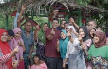 Bobby Nasution Puji Kerja Keras Warga Kampung Salam