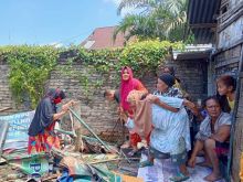 Omak-omak Luluhlantakkan Sarang Narkoba di Tanjung Beringin