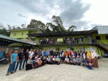 Overlanding Indonesia Sumut Salurkan Bantuan ke Pesantren Cendikia Bunaya
