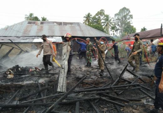 Dua Rumah di Tapteng Terbakar, Kerugian Capai Ratusan Juta