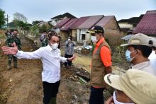 Gubernur Hingga Kemensos Tinjau Korban Banjir di Deli Serdang