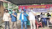 Poles Labuhanbatu bersama DPC F SPTI - K SPSI Sukseskan Vaksinasi Covid-19 di Kelurahan Lobusona