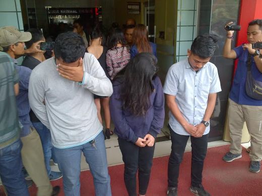 Jadi Mucikari dengan Menjual Cewek Lewat FB, Mahasiswi di Medan Diringkus Polisi