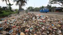 Sampah Menumpuk di Jalan Kol Yos Sudarso, Ini yang Akan Dilakukan Kadis Kebersihan