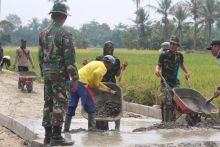Masyarakat Desa Mekar Baru : Terimakasih Bapak TNI, Berkatmu Kami Ada Harapan Lebih Maju