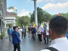 Mahasiswa Gelar Aksi Demo di DPRD Deliserdang, Ini Tuntutannya