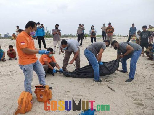 Sesosok Pria Ditemukan Tewas di Pantai Sialang Buah