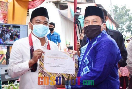 Resmikan Kampung Budaya Banjar, H Darma Wijaya Dapat Penghargaan