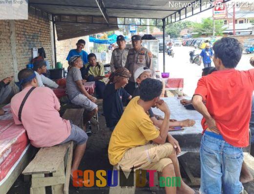 Tingkatkan Disiplin Berlalulintas, Personil Polsek Balige Patroli Dialogis ke Sopir Angkot