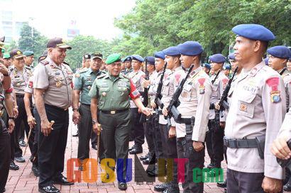 Amankan Kunjungan Presiden, TNI-Polri Gelar Pasukan