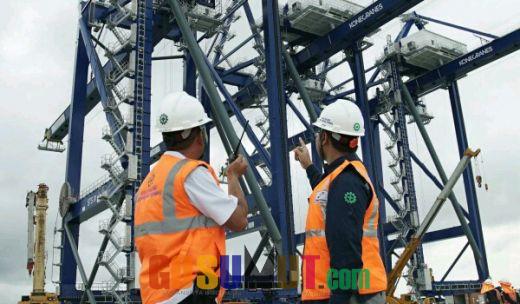 Peralatan Container Crane Tiba, Pelabuhan Kuala Tanjung Siap Beroperasi Penuh