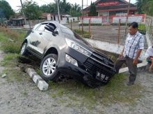 Kecelakaan Tunggal, 1 Unit Mobil Innova Masuk Parit di Km 61 - 62