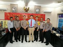 Konjen RRT Sumbangkan 21 Unit Kamera ke Polrestabes Medan