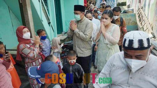 Bobby Nasution Jenguk Korban Banjir di Kampung Aur