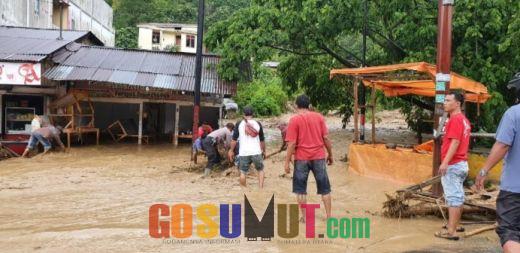 Wilayah Parapat Diterjang Banjir dan Longsor, Kapolres : Belum Ada Korban Jiwa
