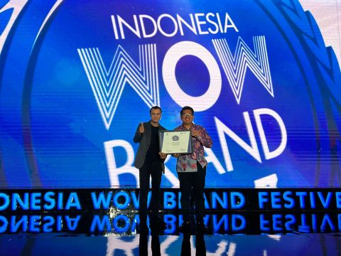 JNE Raih Penghargaan Gold Champion Kategori Courier Service Indonesia WOW Brand 2023