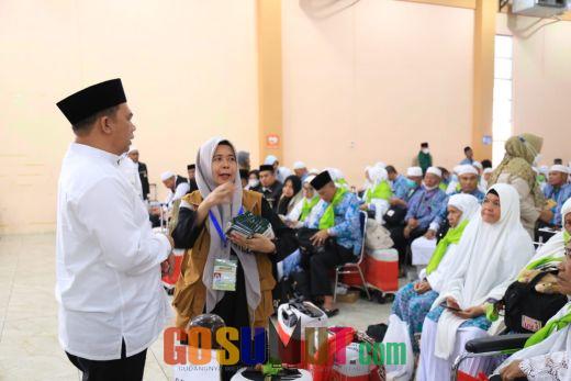 Bupati Labuhanbatu Sambut Kepulangan Jamaah Haji di Debarkasi Medan