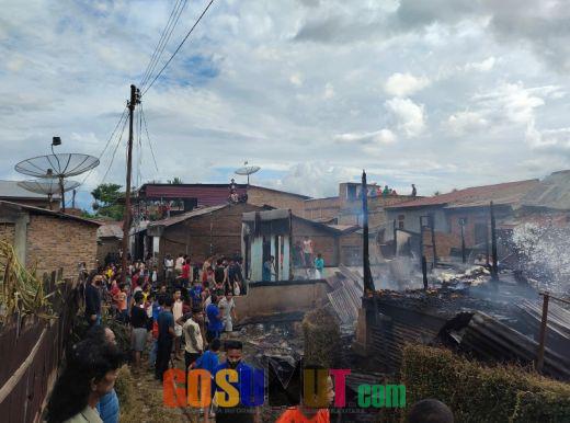 Tiga Rumah Semi Permanen Ludes Terbakar di Karo