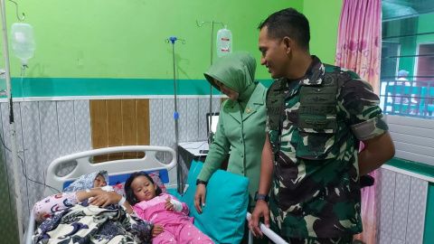 Dandim 0103 Aceh Utara Jenguk Anggota dan Keluarga Besar TNI yang Sakit