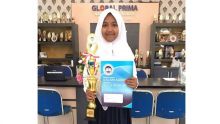 Siswi SMP Global Prima National Plus School Juara Story Telling
