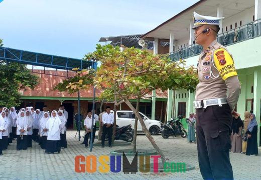 Sat Lantas Polres Labuhanbatu Laksanakan Police Goes to School di Pesantren Darus Solihin