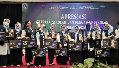 Kepala Sekolah TK SOS Desa Taruna Medan Raih Penghargaan 10 Terbaik Kepala TK Terinspiratif se-Indonesia