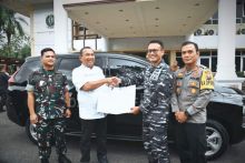 Jamaluddin Pohan Hibahkan 1 Unit Mobil Operasional kepada Lanal Sibolga
