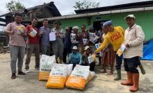 5 Desa di Toba Terima Bantuan Bibit Jagung dari TPL