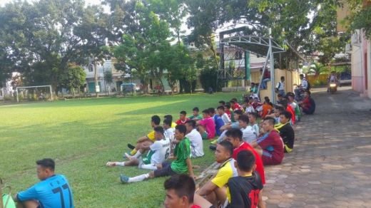 Ratusan Remaja Sumut Antre di Lapangan PPLP Medan