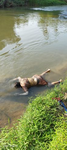 Warga Geger! Ada Mayat Wanita Mengambang Di Sungai Basah Kaki Terikat Tali