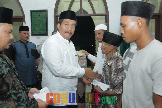 Tim Safari Ramadhan Yang Diketuai Sekdakab Asahan Kunjungi Masjid Al Ikhlas Desa Ambalutu