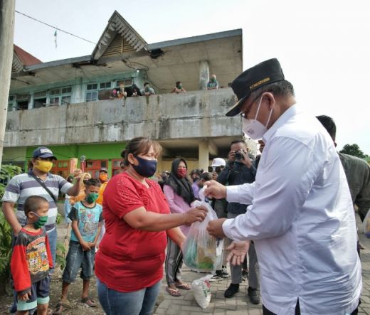 Akhyar Ingatkan Warga Kampung KB Tetap Gunakan Masker