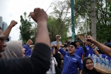 Kendarai Mobil Mercy, DPD Partai Demokrat Sumut Daftarkan 100 Kader Terbaik ke KPU pada 14 Mei