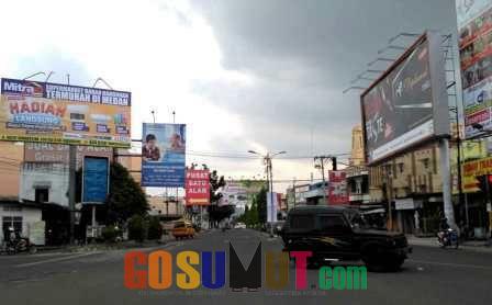 Pemko Medan Gagal Tertibkan Reklame di Jalanan