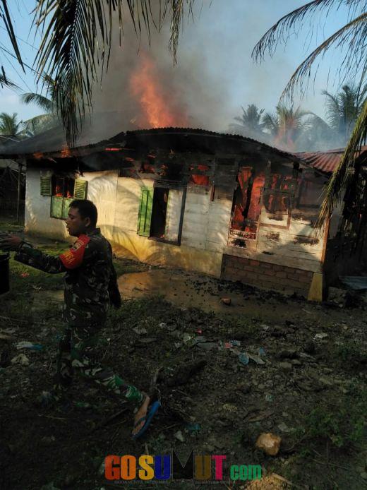 Satu Rumah Warga Desa Batang Bulu Hangus Terbakar 