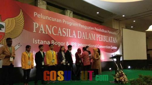 Mahasiswa UISU Dapat Piagam Pertama di Istana Bogor