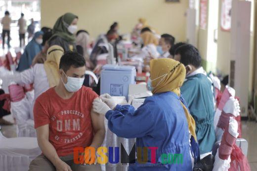 Warga Sidimpuan Antusias Ikuti Vaksinasi Menyambut HUT ke 76 Republik Indonesia