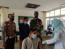 Dandim 0103 Aceh Utara Tinjau Vaksinasi di Kampus Politeknik Negeri Lhokseumawe
