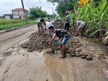 Bergotong Royong, Jalan Akses Belidaan Diperbaiki
