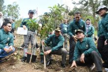 Penanaman Pohon Berkesinambungan di Sumut, Pj Gubernur Ajak Masyarakat Rehabilitasi Lahan Kritis